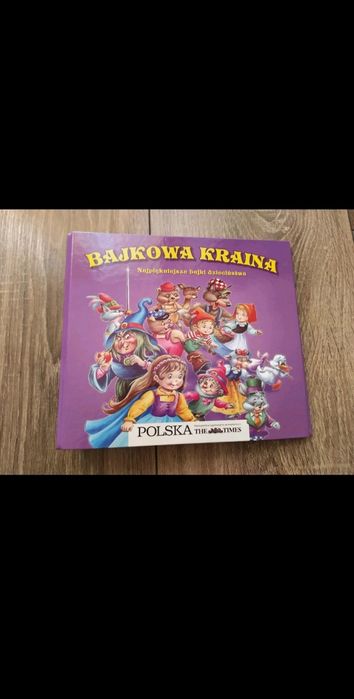 Komplet bajek w segregatorze