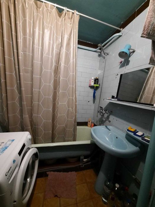 Сдам комнату в 3-комн,квартире по ул.Милославская Троещина