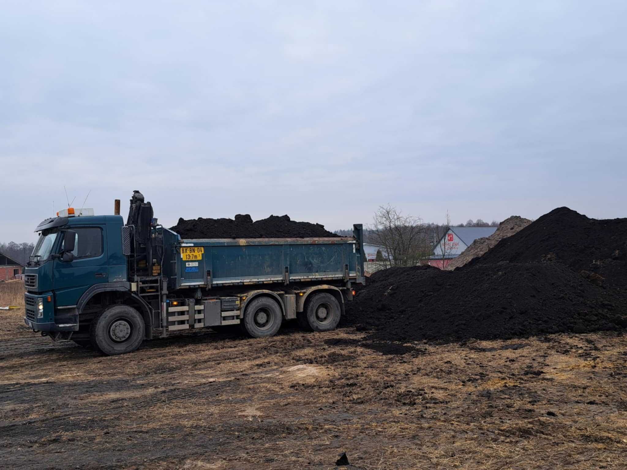 Ziemia ogrodowa Czarnoziem Torf pod warzywa borówkę trawnik