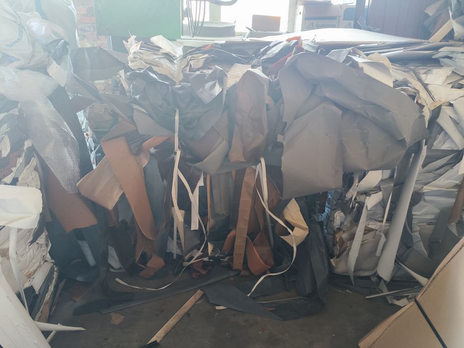 Відходи ПВХ плівки дверної