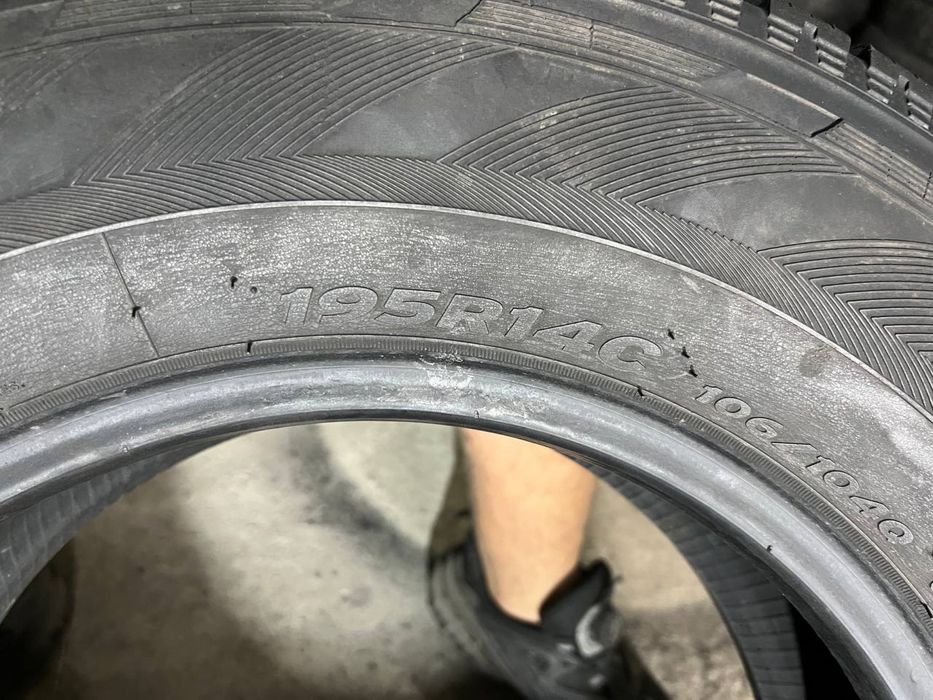 Автошини зимові HANKOOK 195/14C (2шт)Колеса,Гума,Скати, Шини)