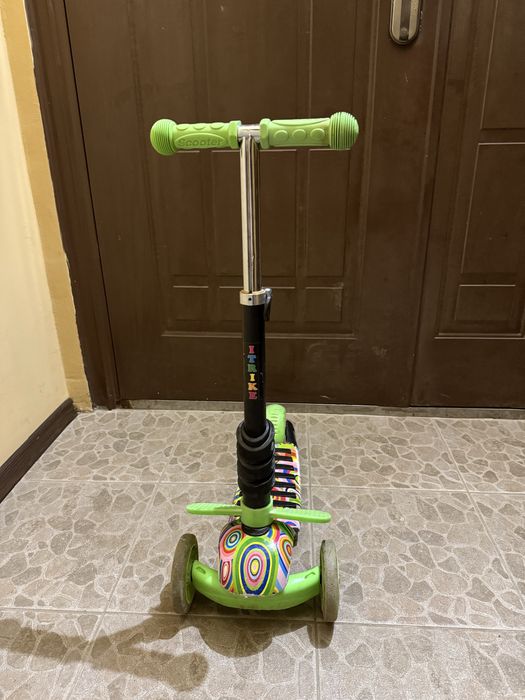 Продам самокат дитячий