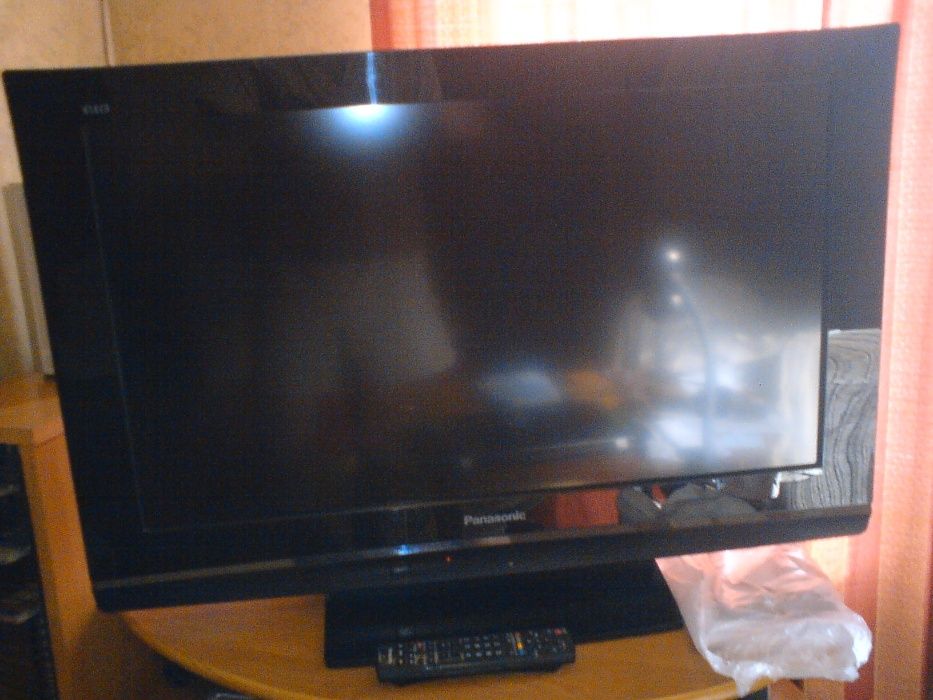 продам телевизор PANASONIC LCD,80 см диагональ
