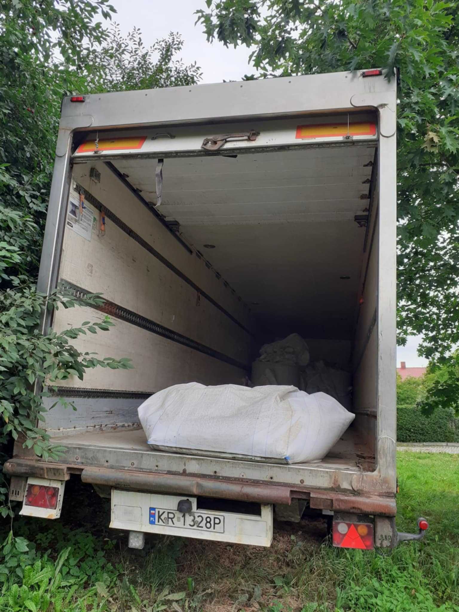 Naczepa kryta,  szczelna