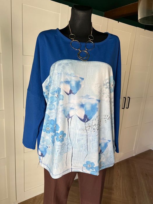 Niebieska bluzka w kwiaty z wiskozy rozmiar 44 marki Monnari