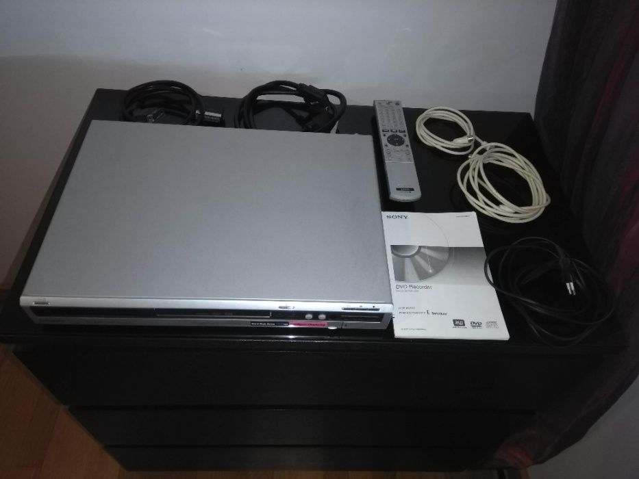 SONY RDR-HX710 - Leitor e Gravador de DVD's com Disco Rígido