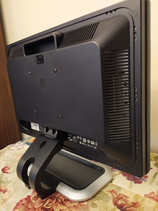 Monitor 19" HP L1908W avariado para peças