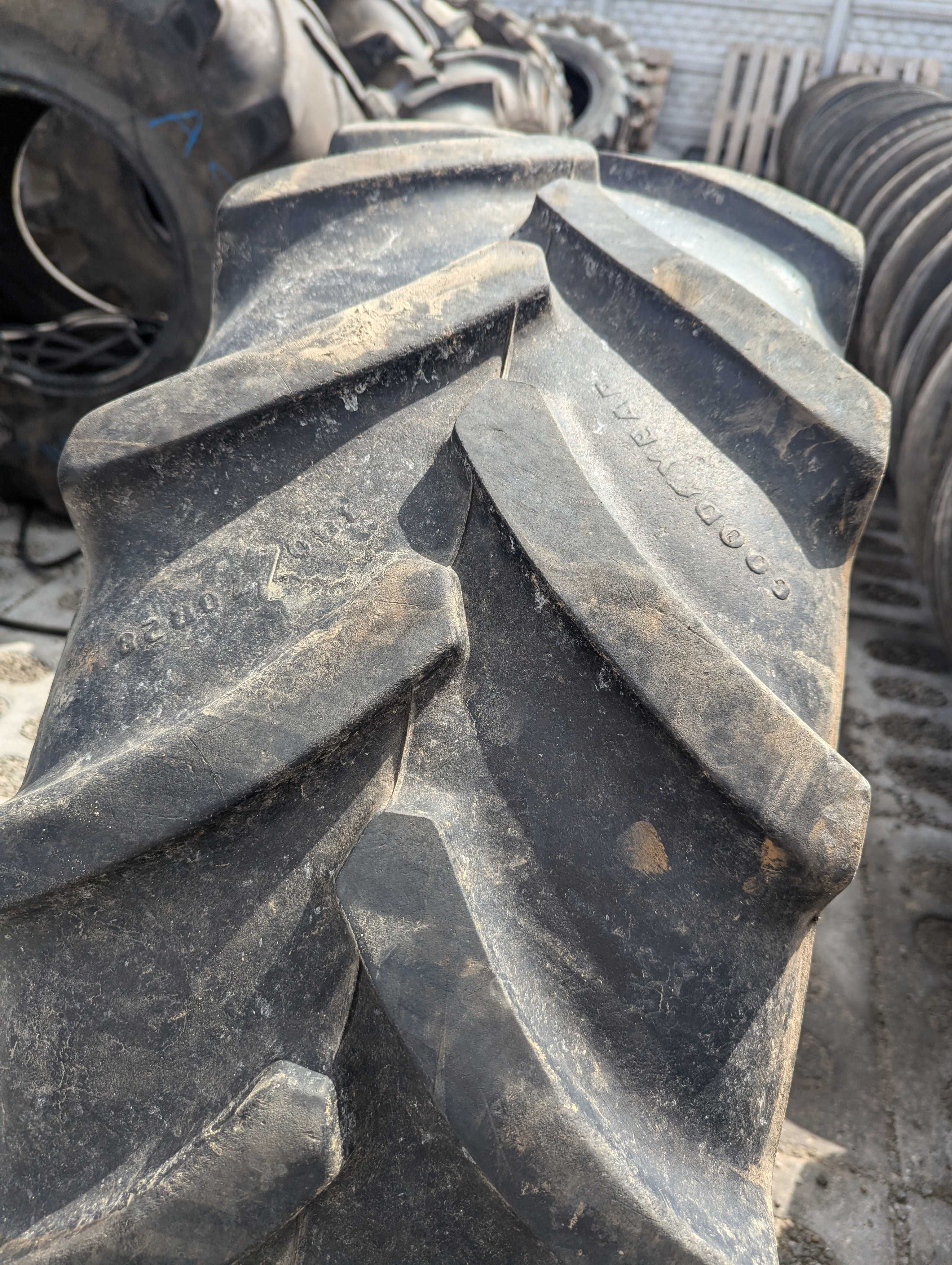 380/70R28 13.6-28 Goodyear Optitrac DT812 opona rolnicza
