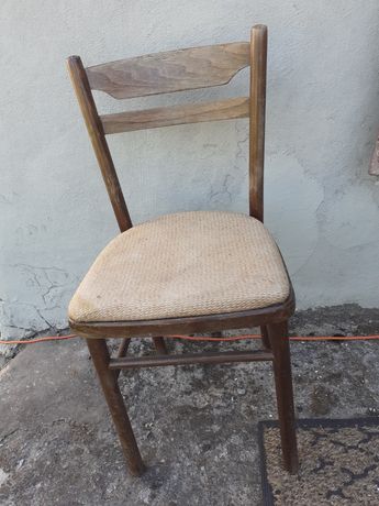 Krzesła oraz stół do renowacji sprzedam