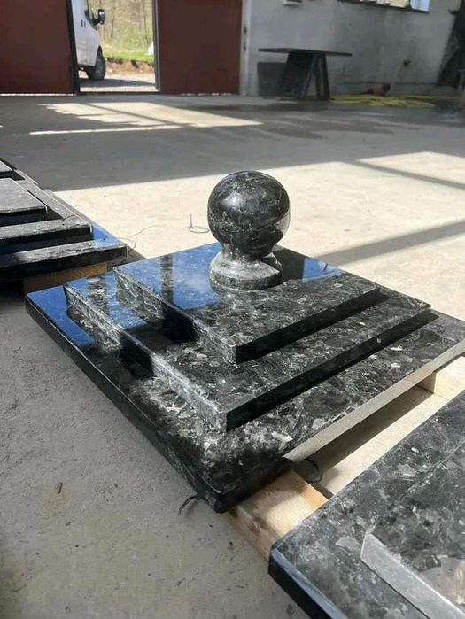 Вироби з Граніту різних форм. Та кольорів