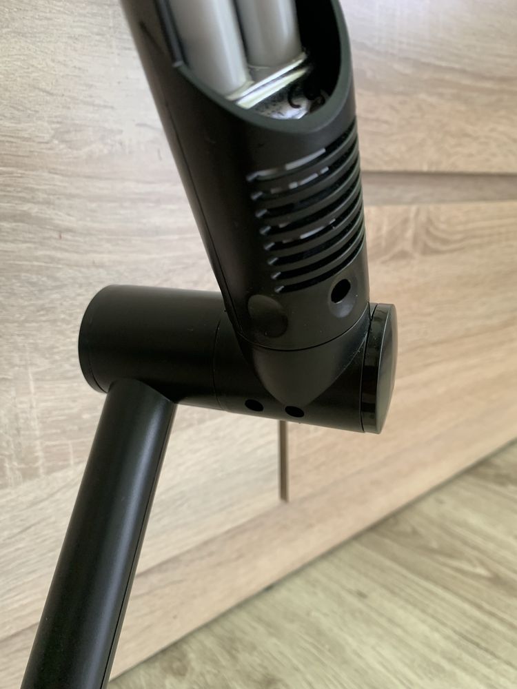 Lampka biurkowa LED z regulacją