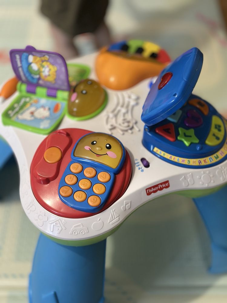 Музично розвиваючий столик Fisher Price