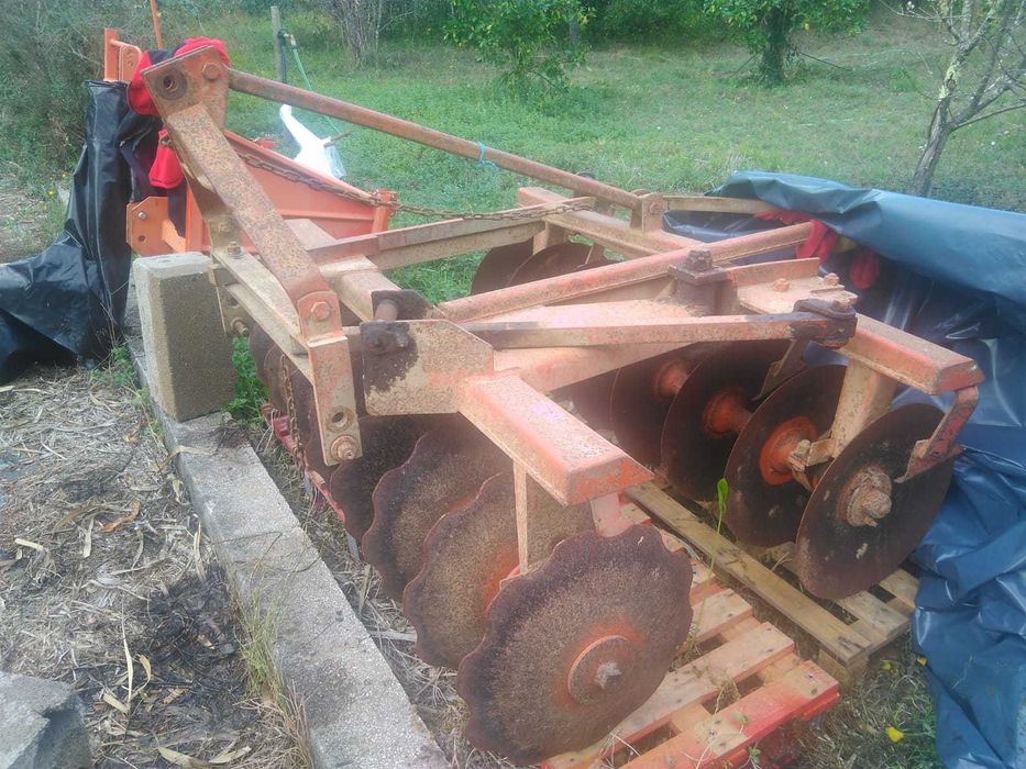 Grade de discos marca Herculano