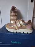 Buty sneakersy skórzane Twisty porządne NOWE 20cm wkładka