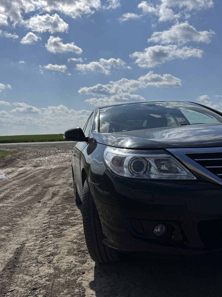 Renault Latitude 2011г Bose