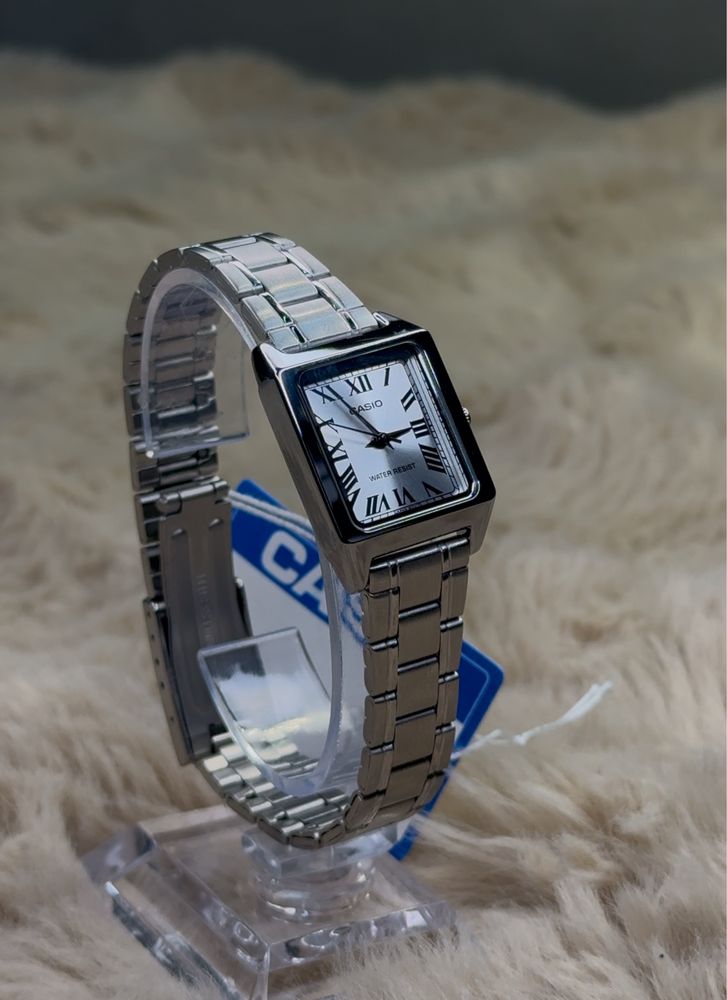 Годинник жіночий  Casio LTP-V0O7D-7B Оригінал Гарантія Часы