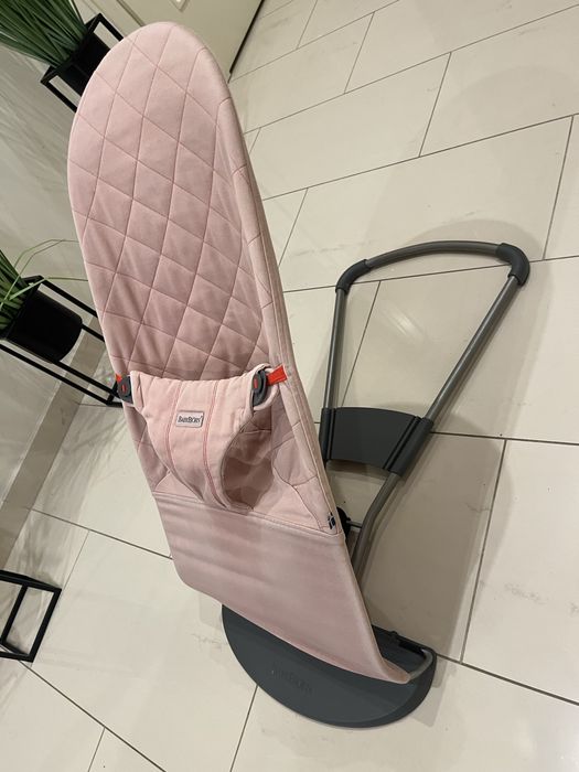 Babybjorn leżaczek dla dziewczynki