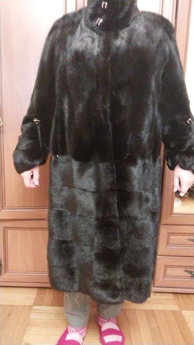 Шуба норкова чорна жіноча однотонна