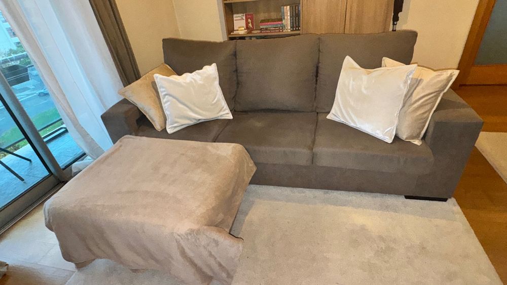 Sofá com chaise lounge