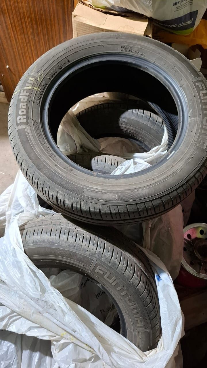 Продам резину funtoma-215 60 r16