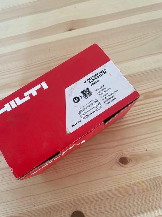 Baterial HILTY Nova em caixa original