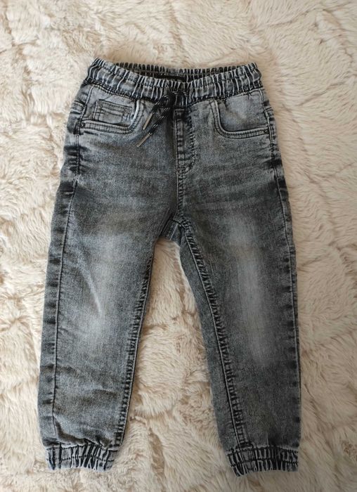Spodnie jeansy jogger Reserved, rozmiar 98, stan bdb