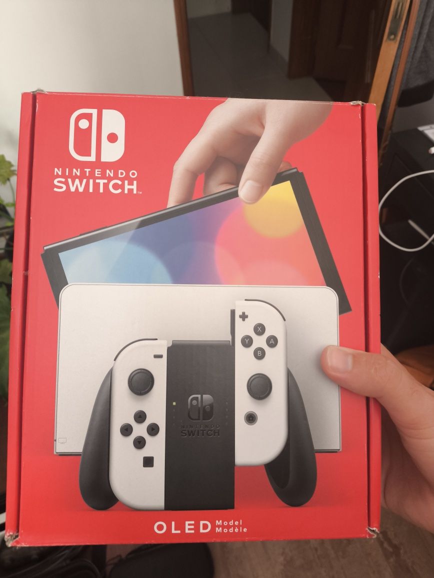 Nintendo Switch OLED *Desbloqueada* + acessórios