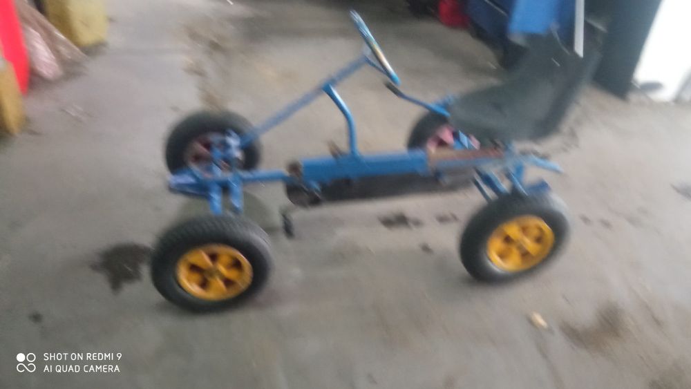 Gokart na pedały. Pompowane koła
