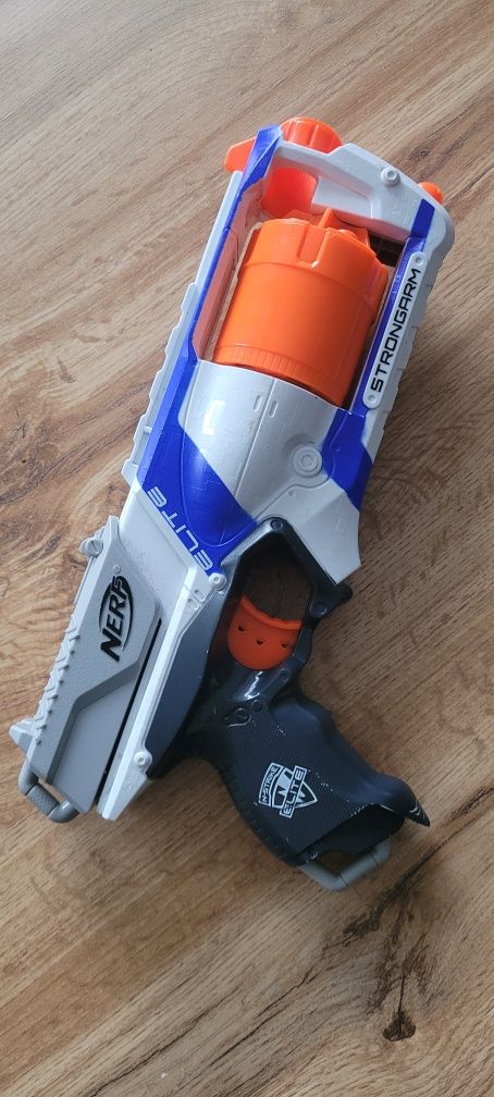 Nerf Strongarm N-Strike Elite 2+1 gratis