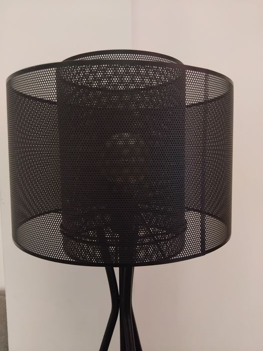 Candeeiro de pé en metal