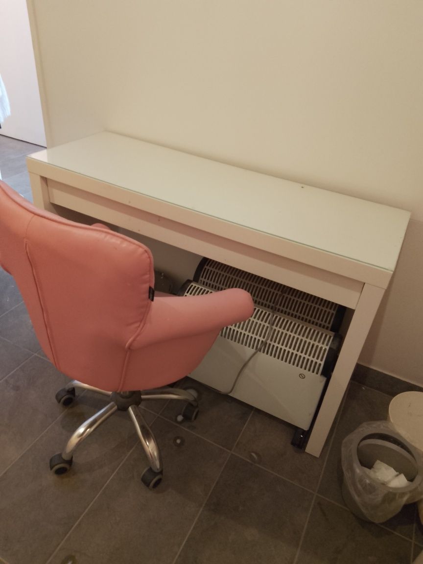 Toaletka ze szkłem Ikea