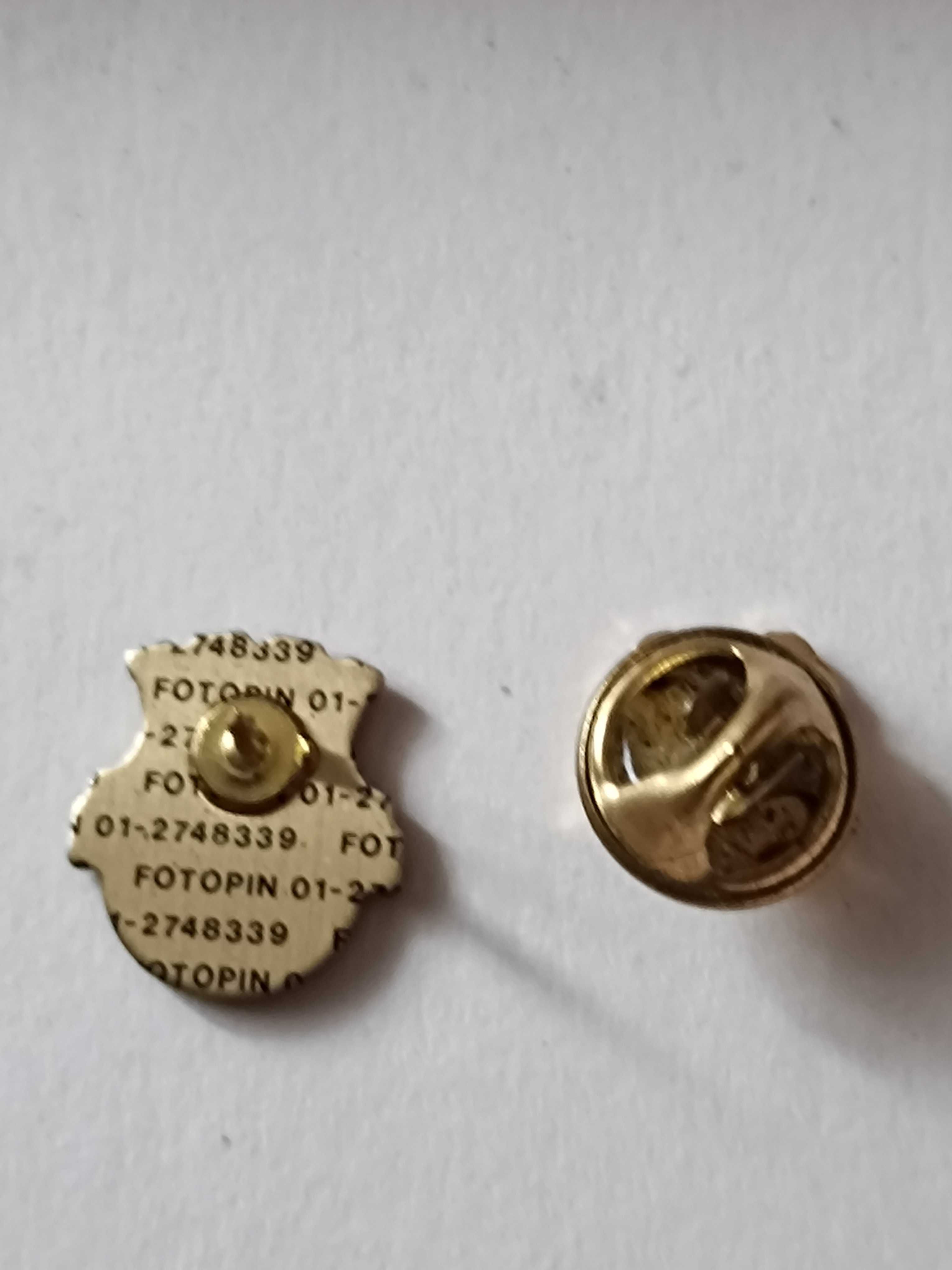 2 Pins antigos de coleção