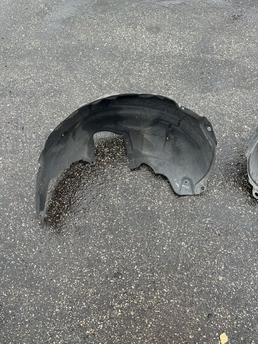 Toyota venza 22-24 рік  підкрилок задній лівий