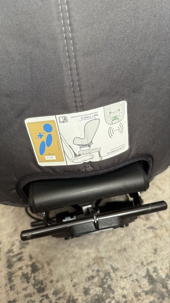 Fotelik Axkid modukid z bazą