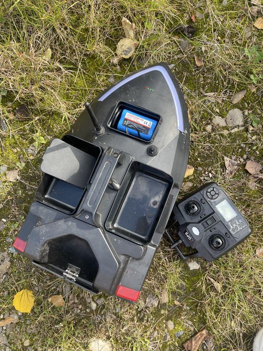 Кораблик, корабель для риболовлі з GPS Flytech v020