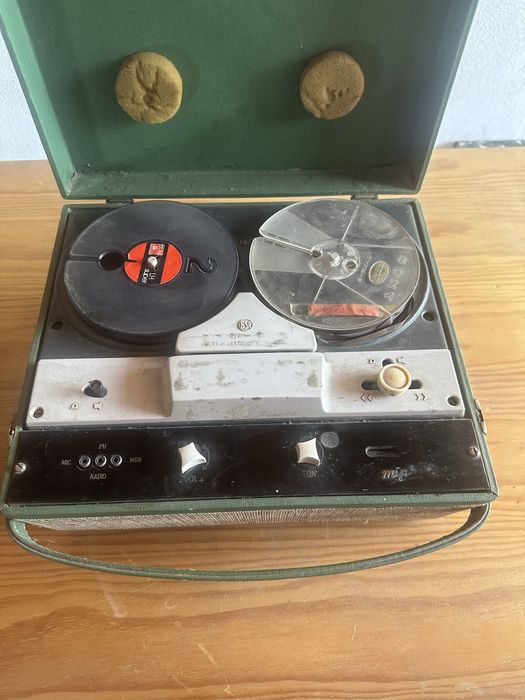 Gravador de bobines antigo