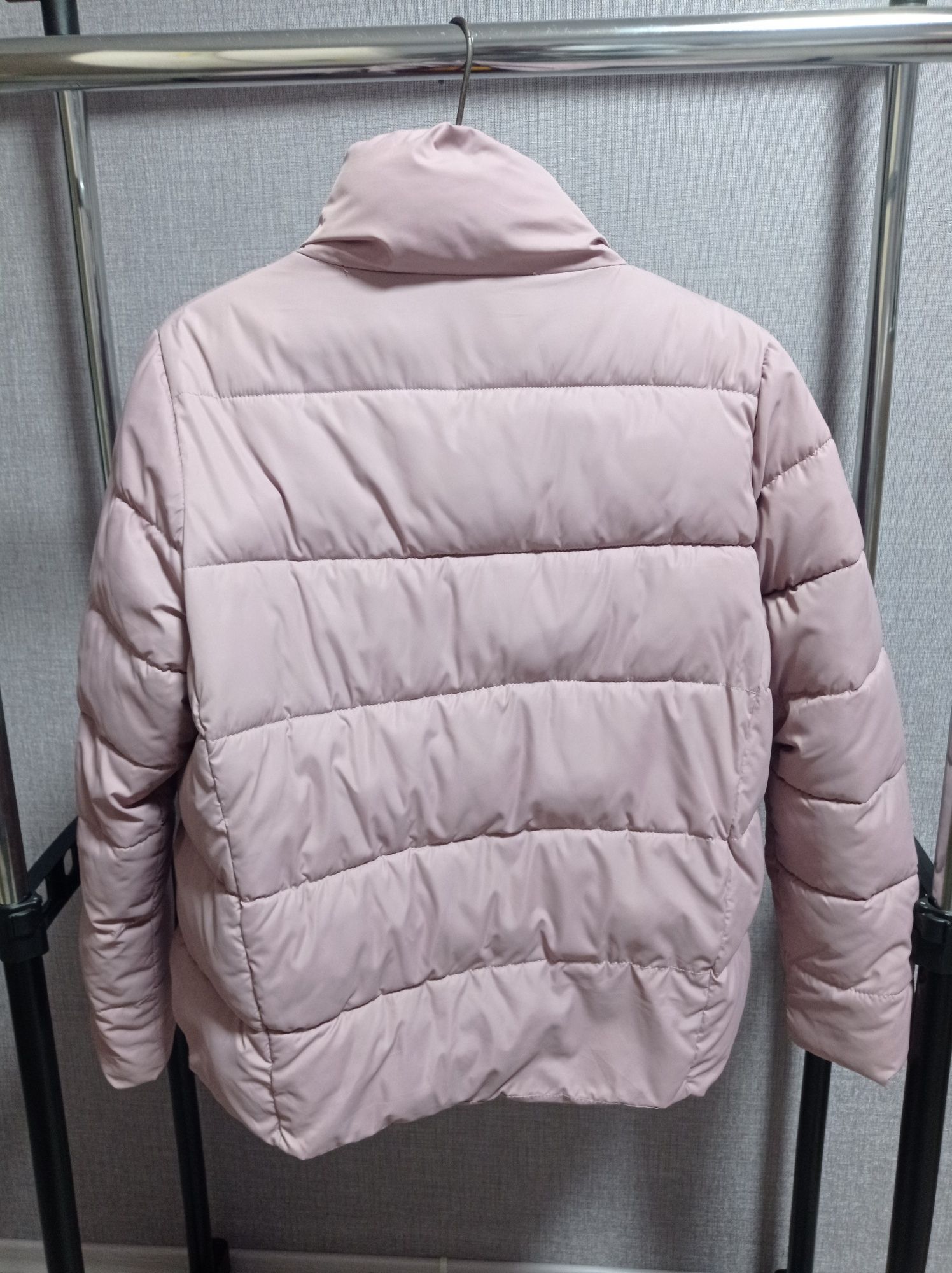 Демісезонна рожева куртка розміру XXL