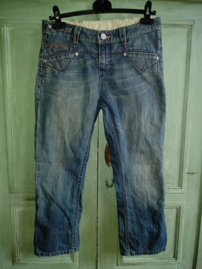 Spodnie, spodenki, jeansy marki Levis