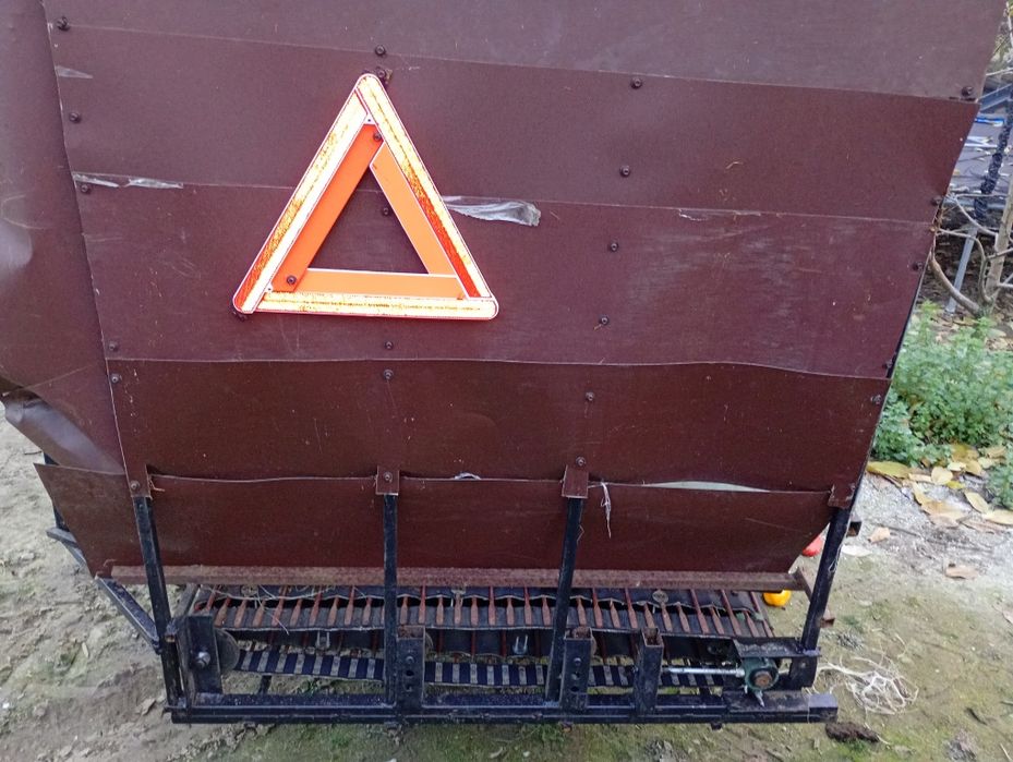 Rozrzutnik sadowniczy. Do podłoża pieczarkowego trociny