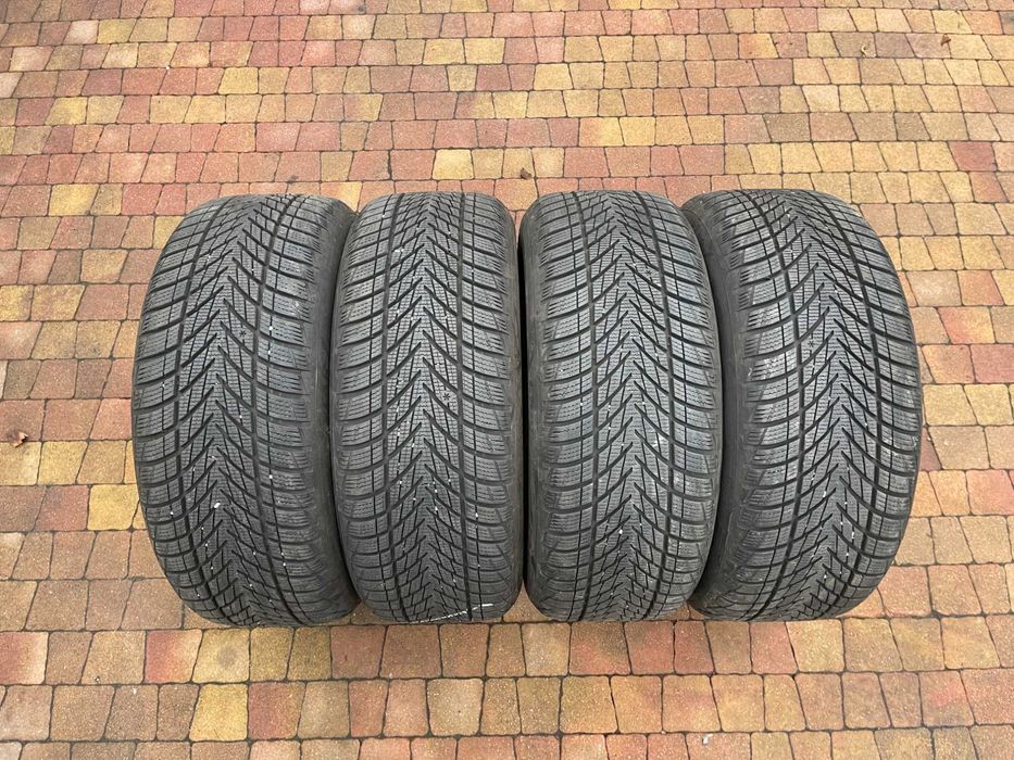 3712. Koła zimowe BMW G20 G21 5x112 ET30 225/50/17 Goodyear 7mm 2023r