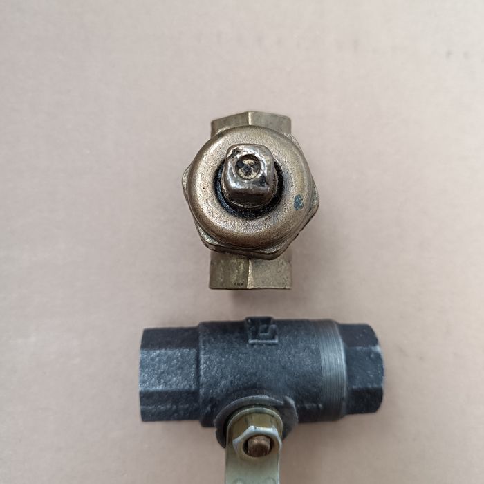 Шар Кран 1/2 дюйма+ газ кран СССР .