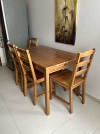 Stół z czterema krzesłami - zestaw - REZERWACJA