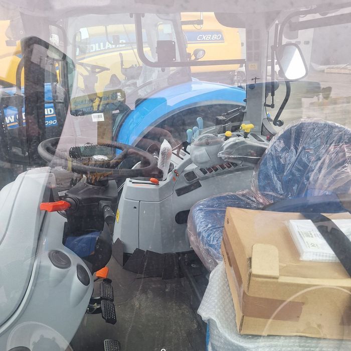 Новий трактор New Holland T-6050 127 к.с.