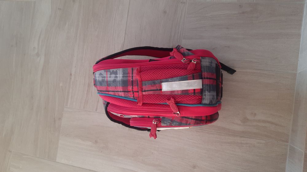 Продам шкільний рюкзак