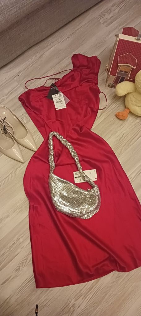 Продам шелковое платье в бельевой стиле от Zara