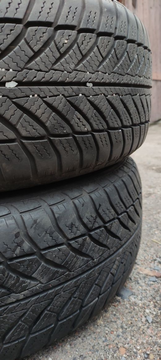 Opony zimowe z 2013r 5mm  205/60/16 Goodyear 2N