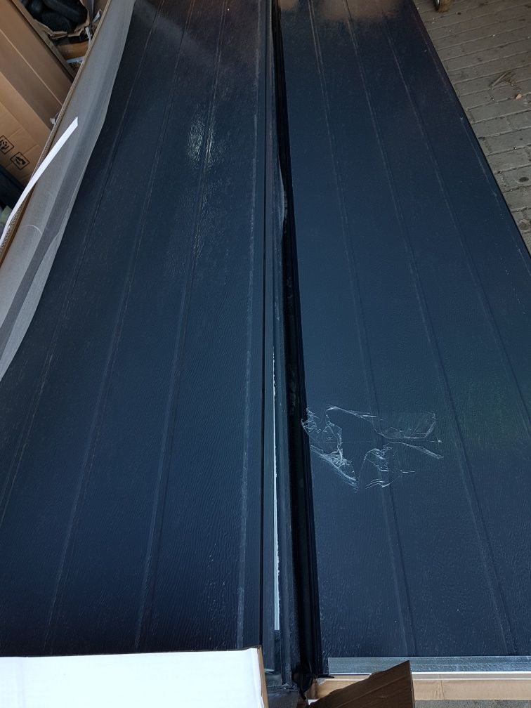 Brama garażowa automatyczna antracyt .