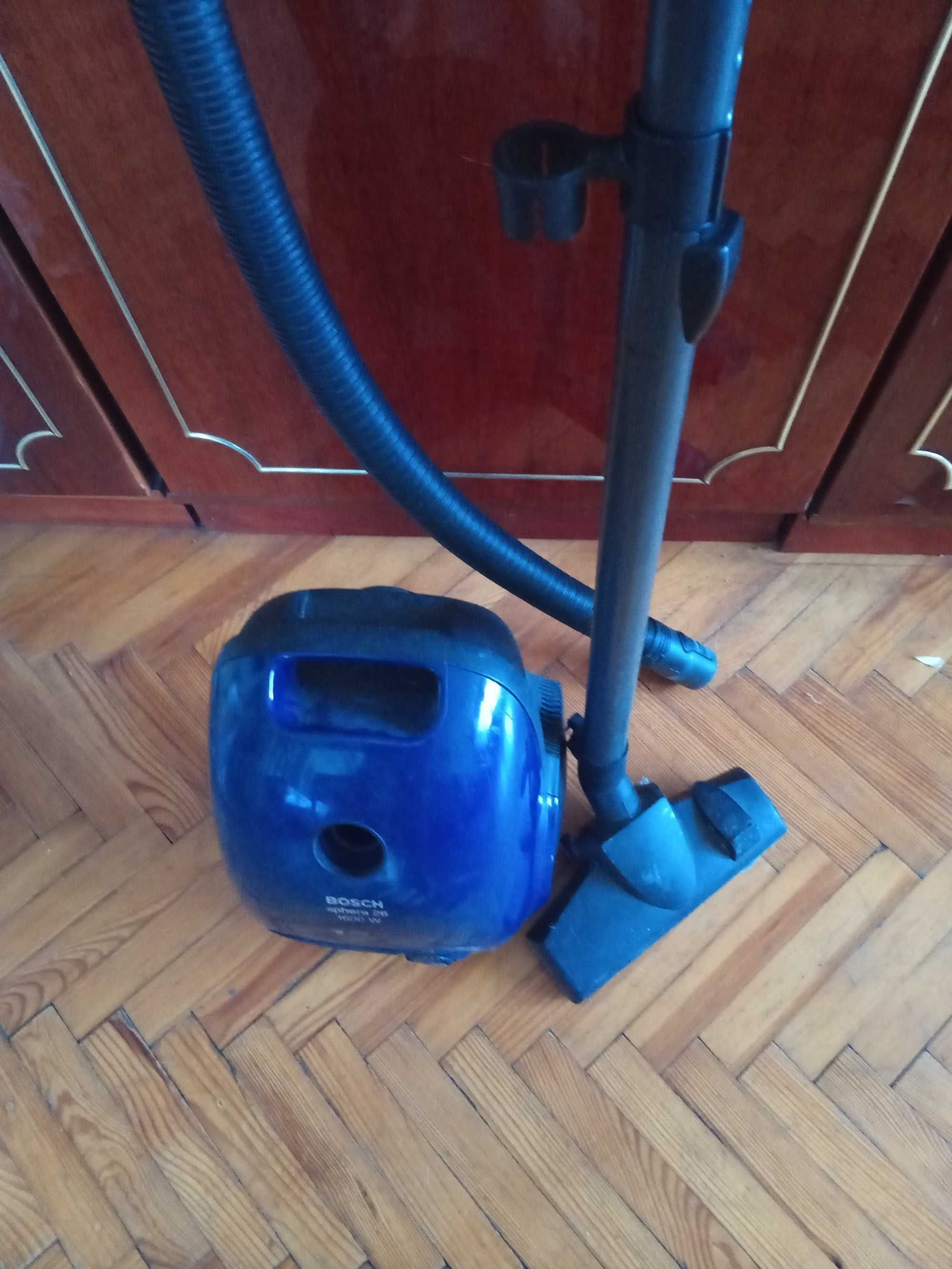 Пылесос BOSCH рабочий