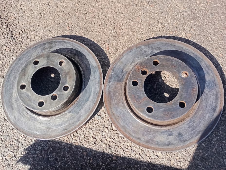 Продам передні тормозні диски е46 рест 185(6)мм.