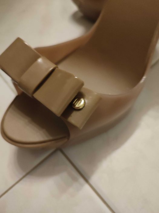 Sandálias Melissa 38